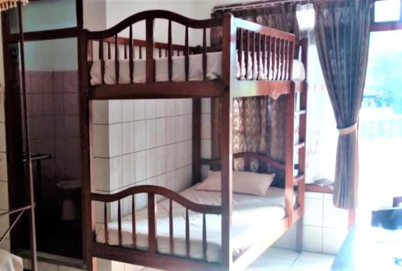 Wisma & Kantin Amanda Mojokerto Ngoại thất bức ảnh
