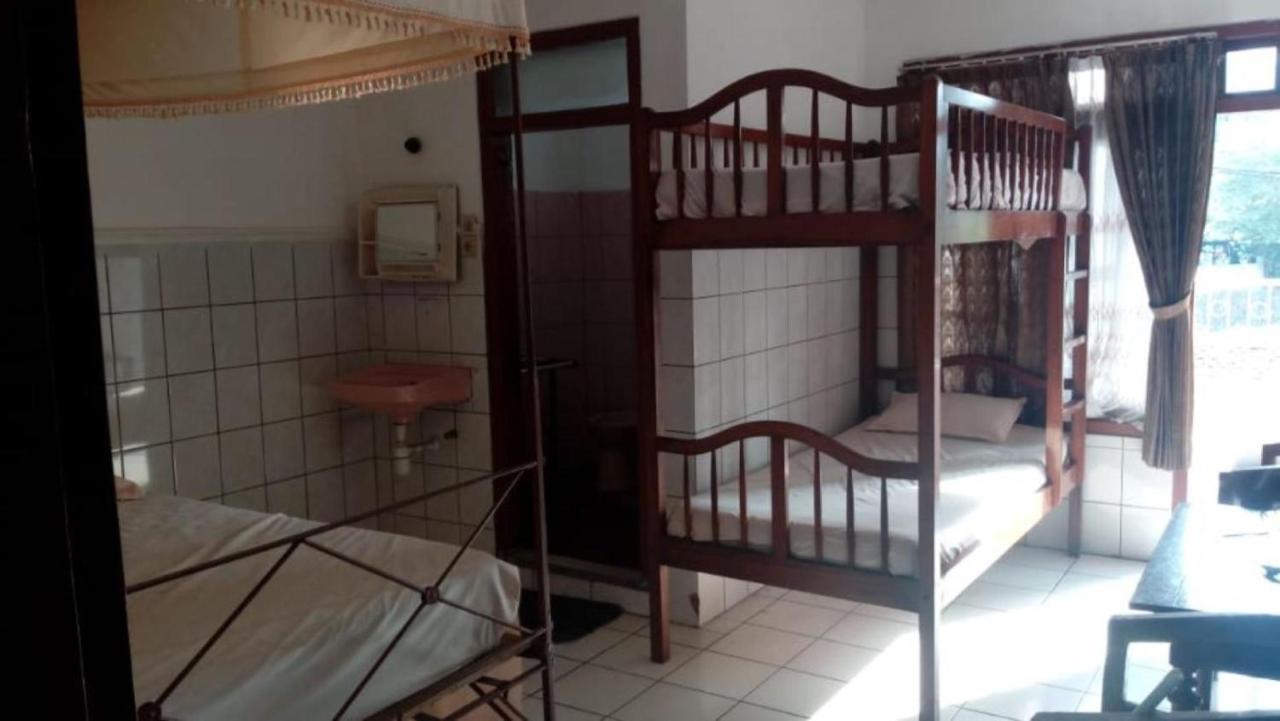Wisma & Kantin Amanda Mojokerto Ngoại thất bức ảnh