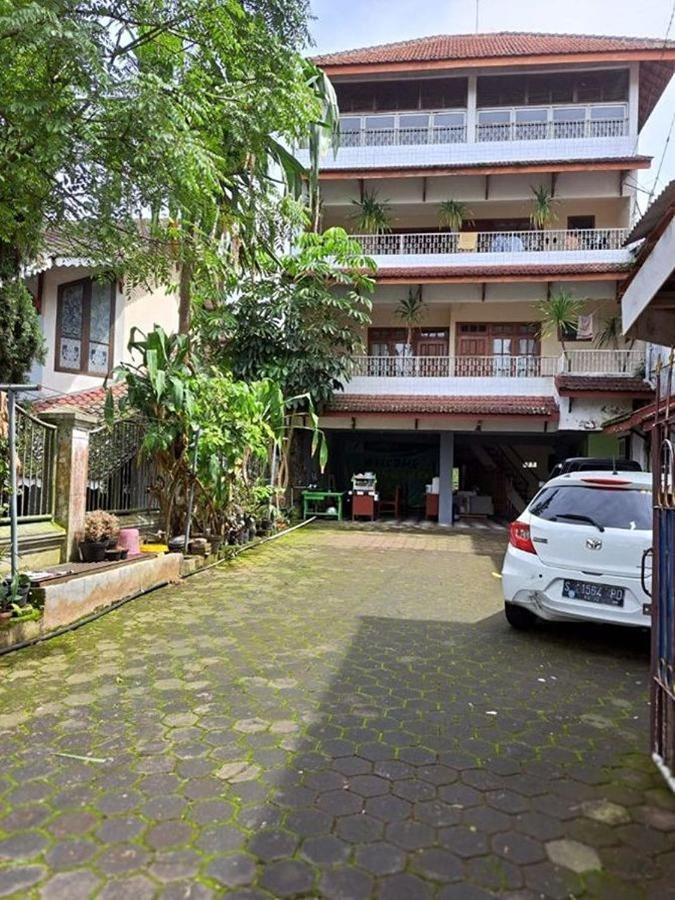 Wisma & Kantin Amanda Mojokerto Ngoại thất bức ảnh